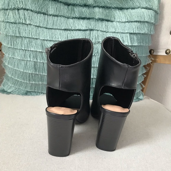 Black Peep Toe Booties🤩 - Picture 5 of 5